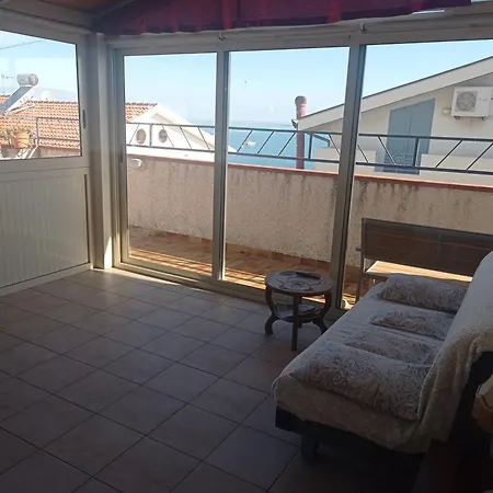 Feriehus Mansarda Con Terrazzo Vista Mare