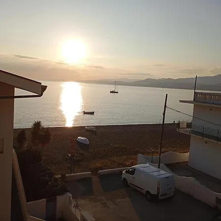Mansarda Con Terrazzo Vista Mare * Oliveri